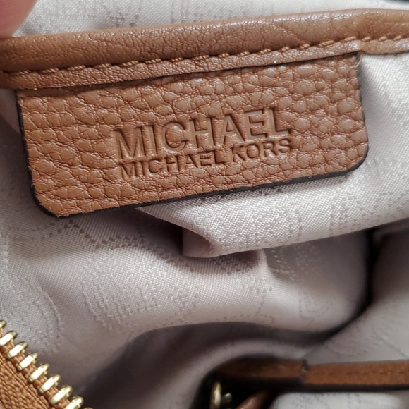 Michael Kors Purse - Picture 5 of 8